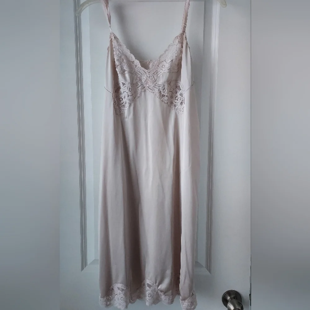Vintage Vanity Beige Ecru Nylon Antron III Slip Chemise Lace Trim 36 Fairy